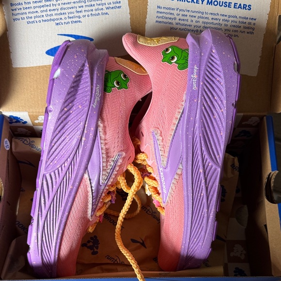 Brooks Women’s Ghost 17 Rapunzel Sneakers - Purple and White - Picture 4 of 7